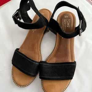 Tom’s sandals